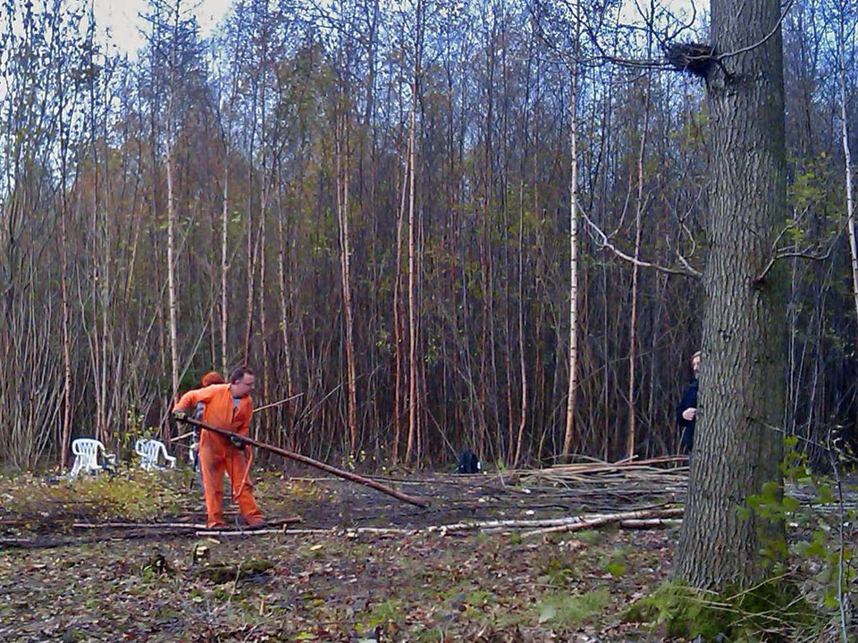 select left of pic for previous, right for next, top for index