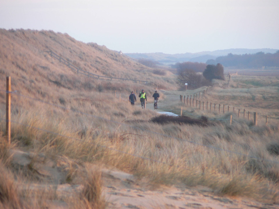 select left of pic for previous, right for next, top for index