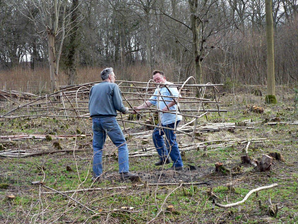 select left of pic for previous, right for next, top for index