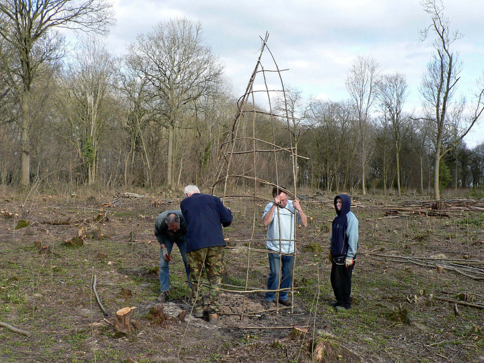 select left of pic for previous, right for next, top for index